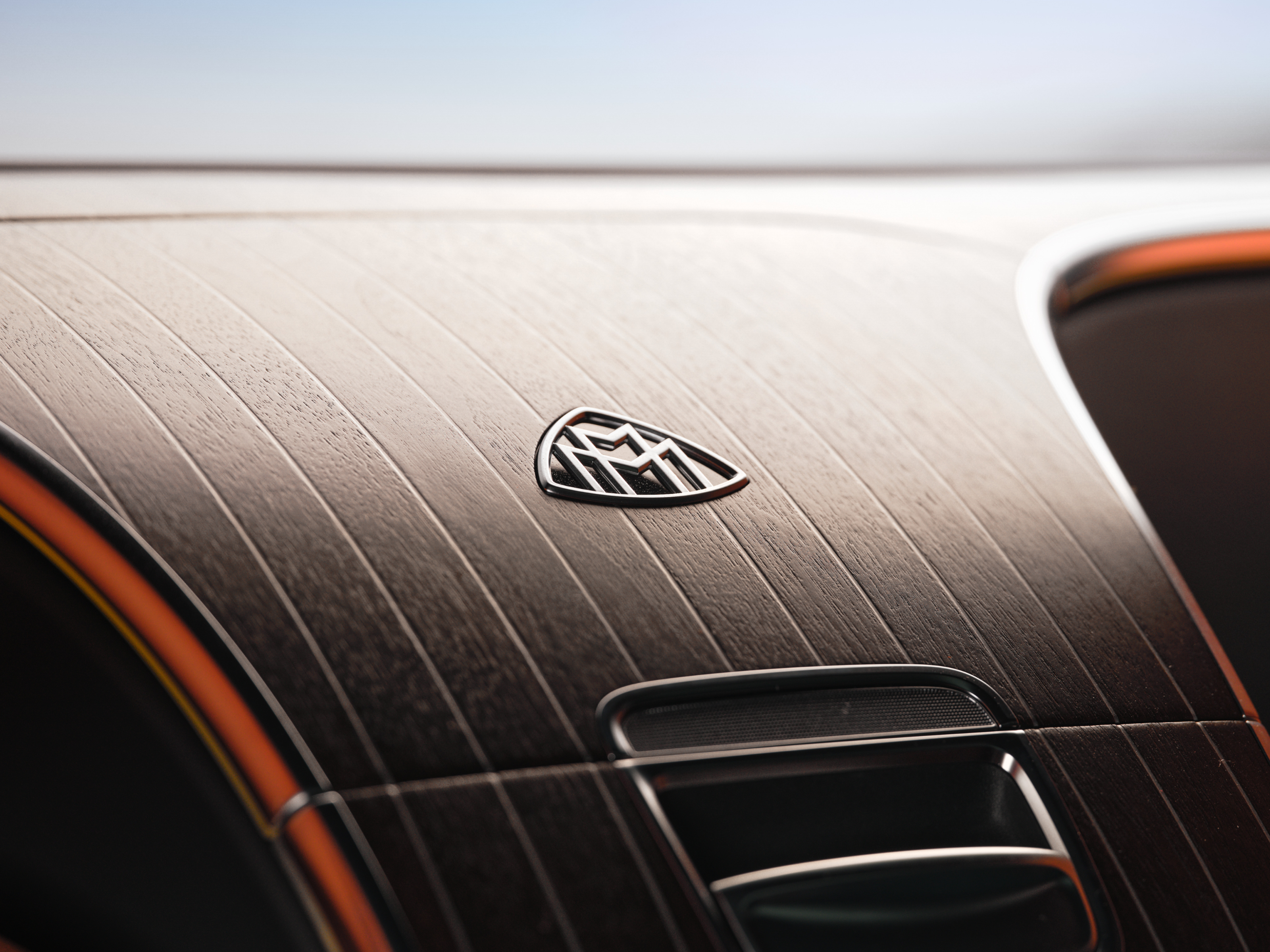 2025Feb Wheely Luxe Main Image Desktop